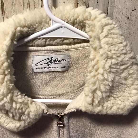 Jacket, cityscape, fleece size small - Picture 3 of 4